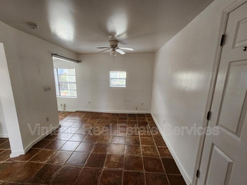 309 W Comanche Ave #C - Photo 7 of 12
