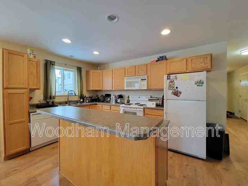 184 Droulliard Ave - Photo 2 of 11