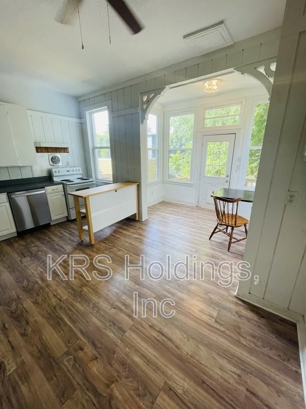 3413 E Clay St - Photo 3 of 16