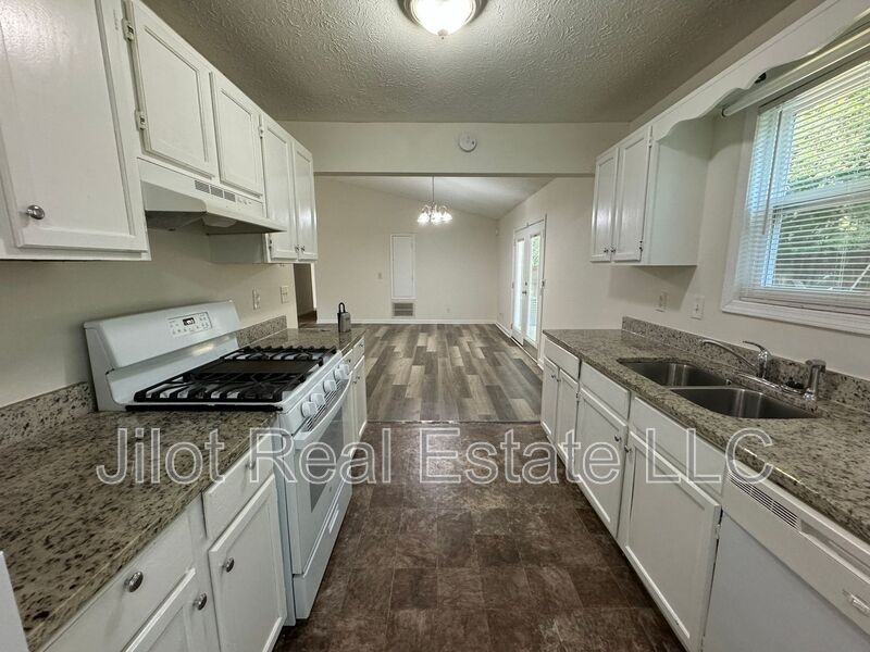 2993 Owens Meadow Dr Nw - Photo 3 of 17