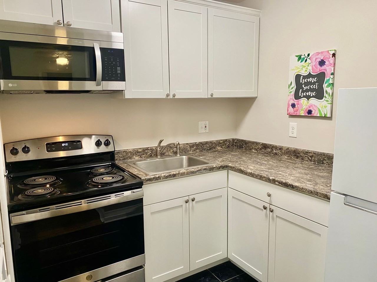 2600 Le Blanc Ct. - Photo 4 of 26
