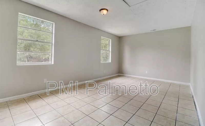 329 Saddlefield Rd - Photo 7 of 21