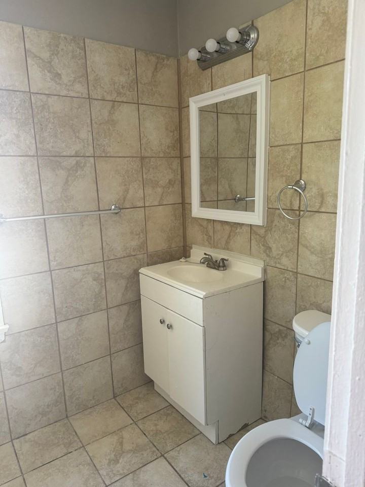 4908 North 25th Street - Photo 4 of 8