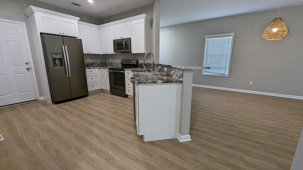 Paddington #9 - Photo 2 of 17