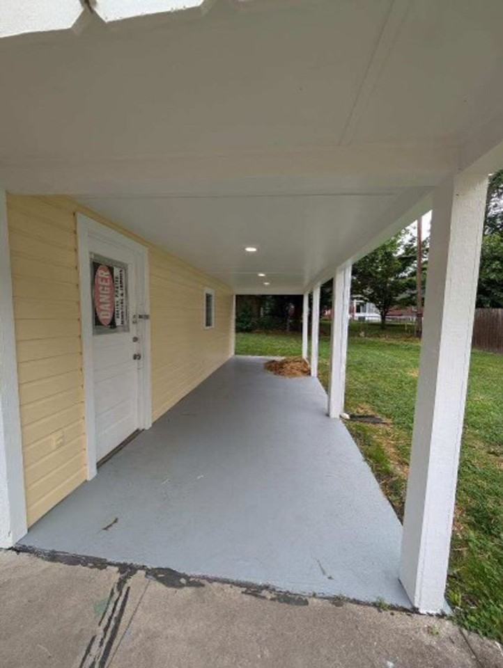 4909 Harvest Ln - Photo 3 of 9