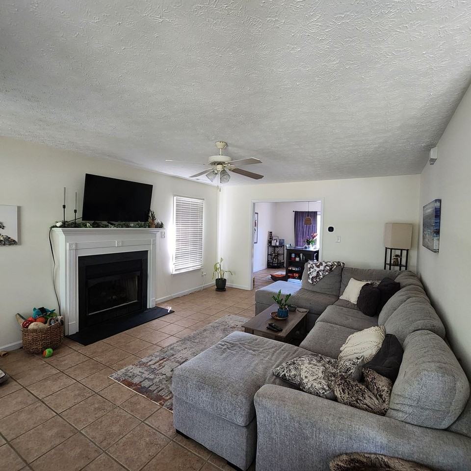 401 Star Hill Dr - Photo 3 of 15