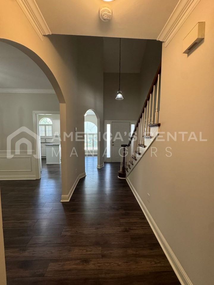 5034 Melrose Way - Photo 2 of 23