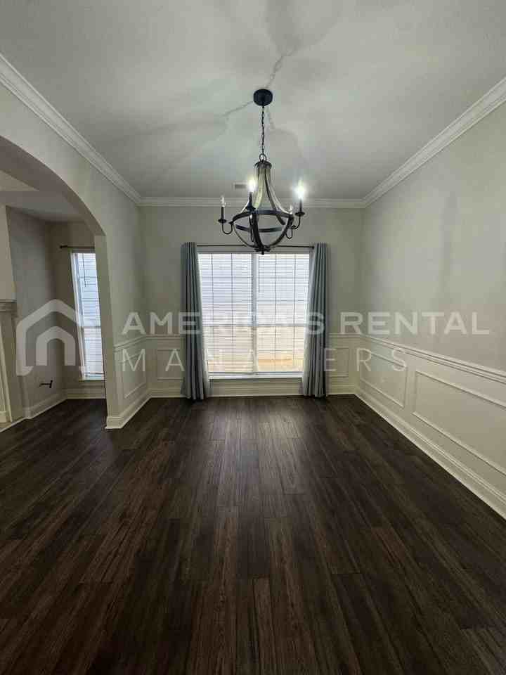 5034 Melrose Way - Photo 4 of 23