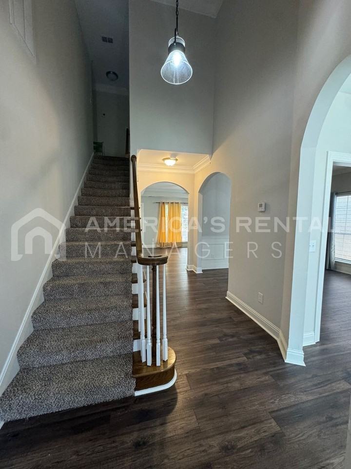 5034 Melrose Way - Photo 7 of 23