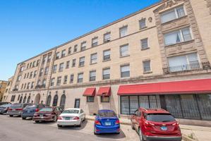 featured image of 6314 S Troy St