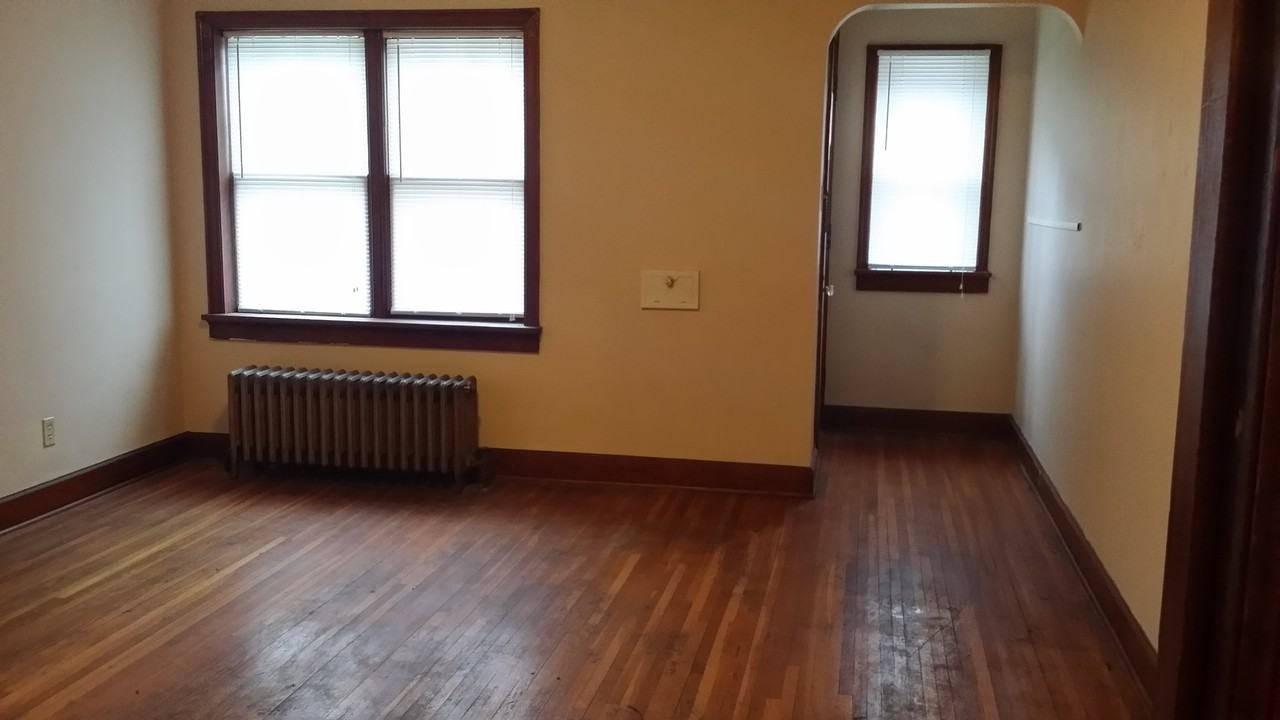 725 Mulberry - Photo 2 of 12