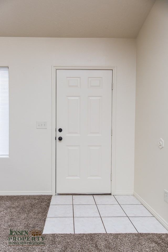 1042 N 1340 West Cir #2 - Photo 4 of 20