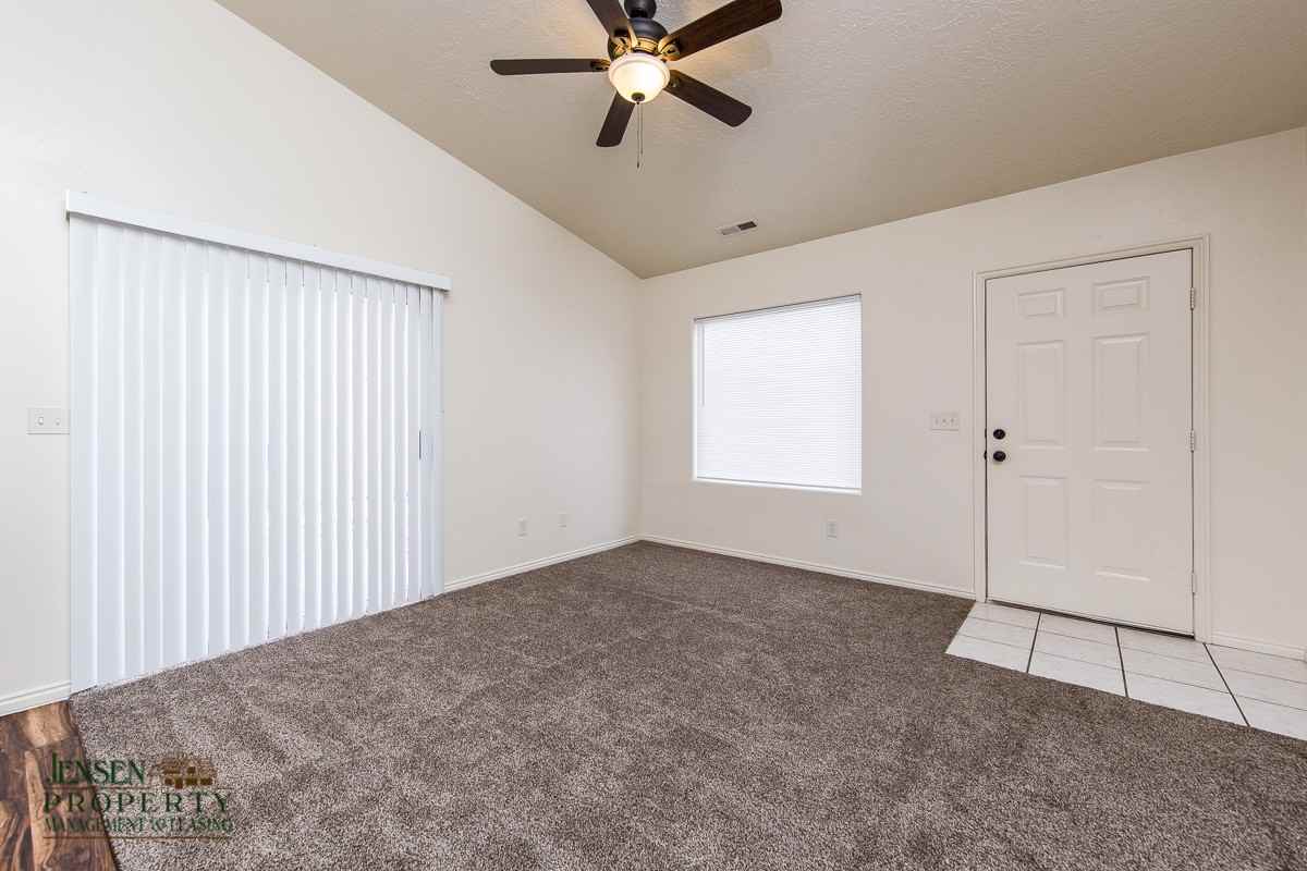1042 N 1340 West Cir #2 - Photo 5 of 20