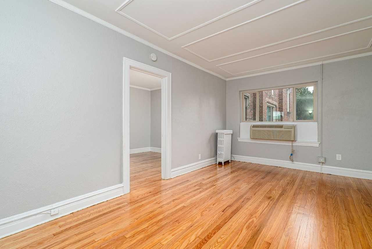 428-432 Park Blvd Apartments - Photo 7 of 14