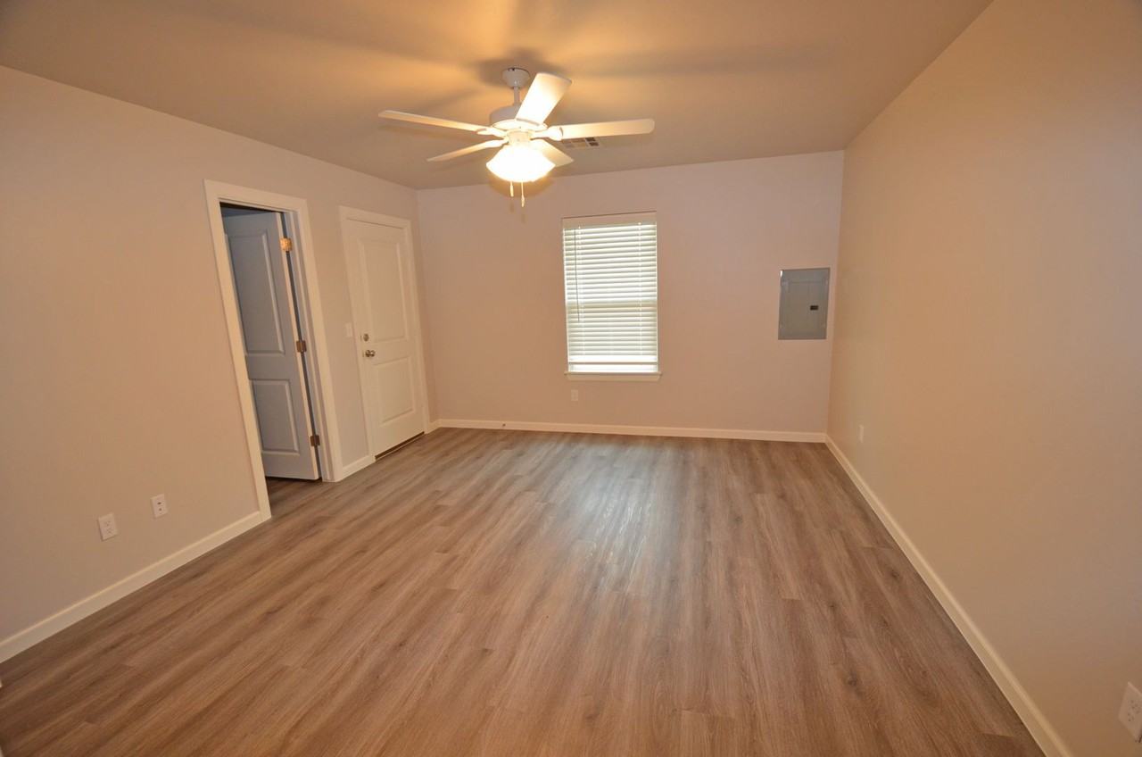 11209 Burnham Ave - Photo 7 of 41