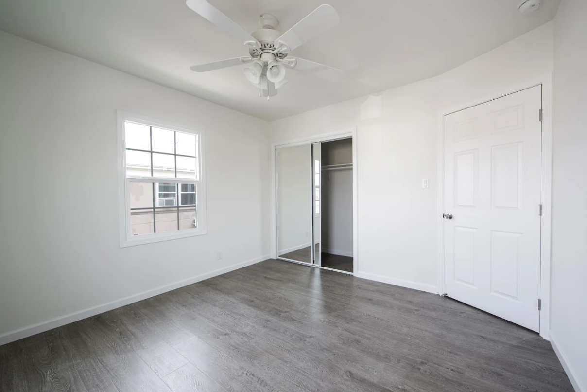1634 S Bronson Ave - Photo 6 of 10