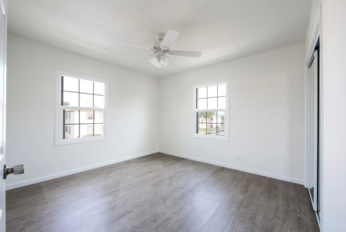 1634 S Bronson Ave - Photo 7 of 10