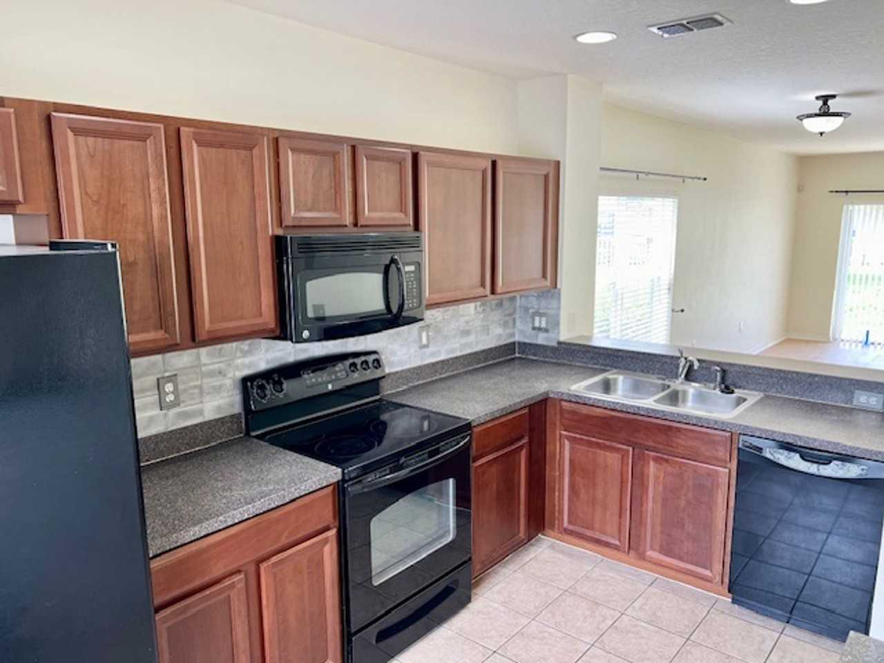 8523 Gablebend Way - Photo 3 of 25