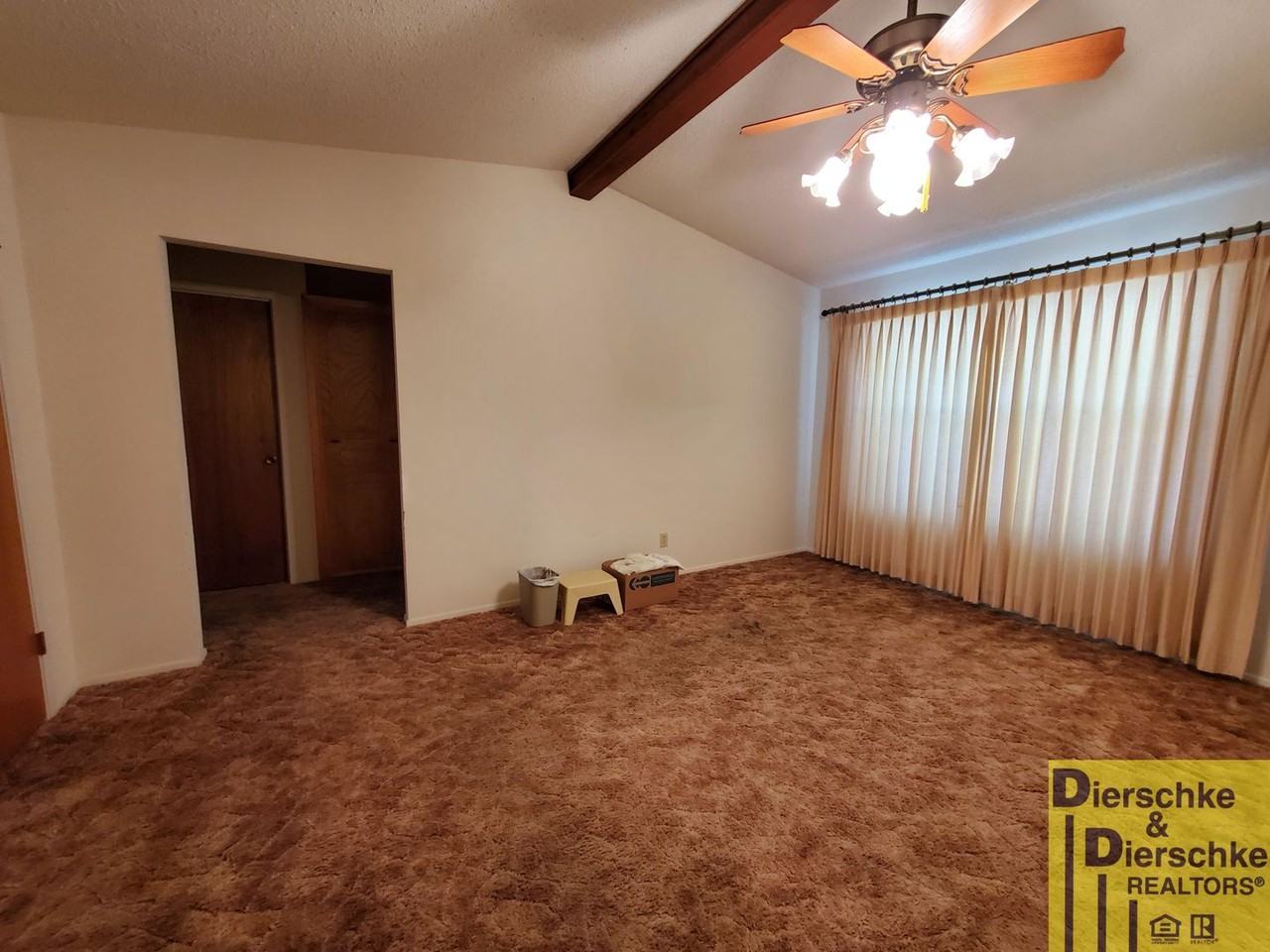 33 Terrace Dr - Photo 2 of 17
