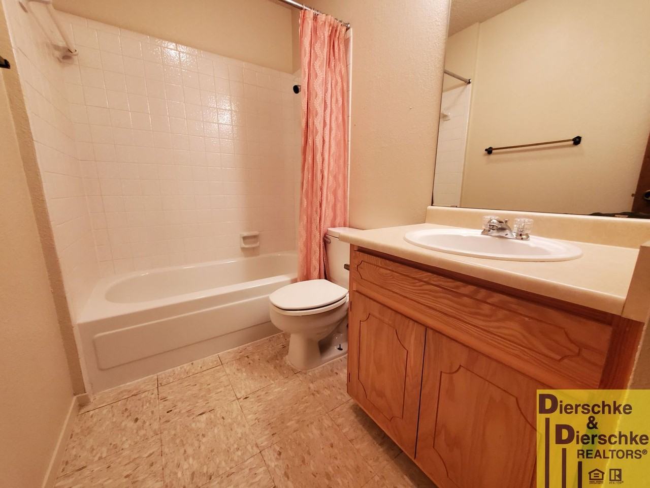 33 Terrace Dr - Photo 4 of 17