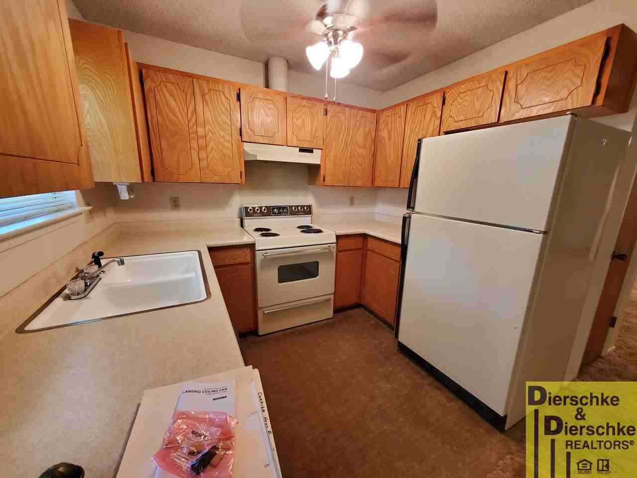 33 Terrace Dr - Photo 6 of 17