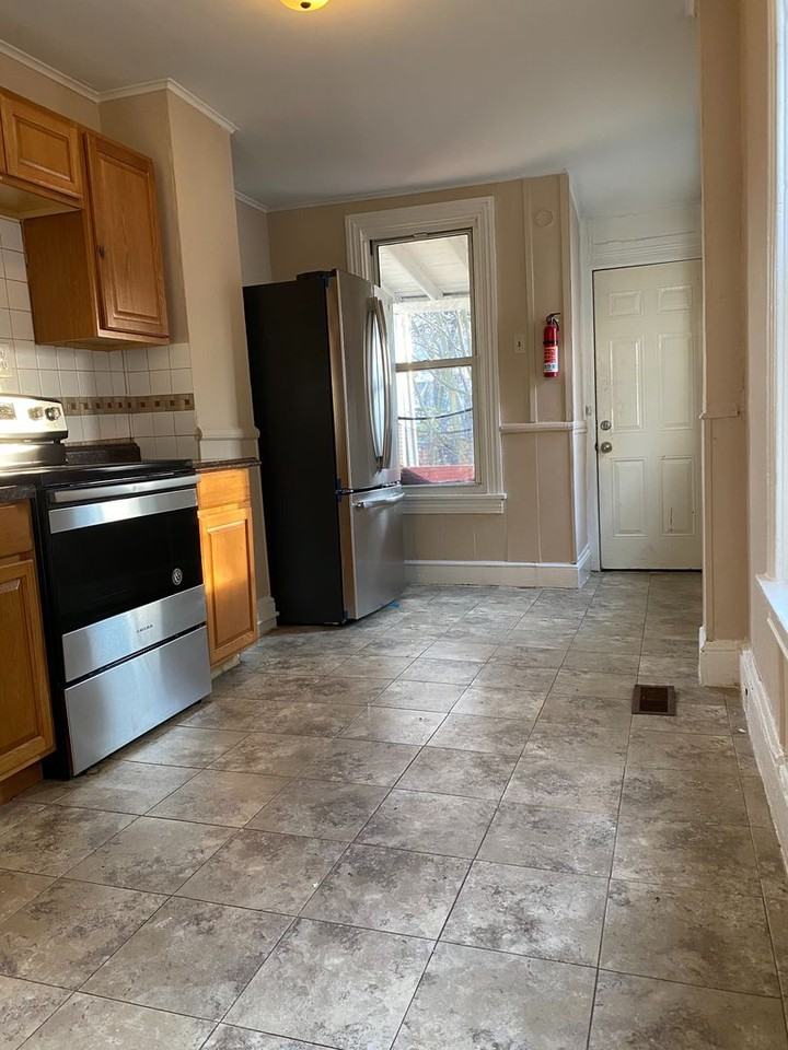 1518 Haak St - Photo 2 of 8