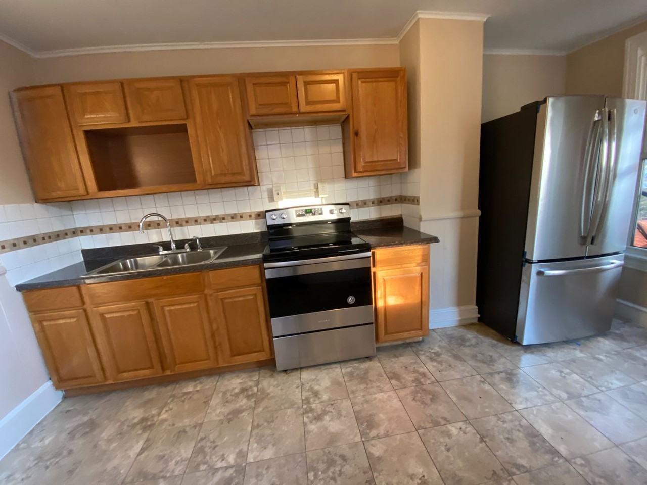 1518 Haak St - Photo 3 of 8