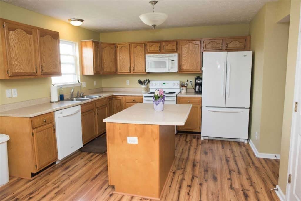 3580 Goodall Ct - Photo 5 of 17