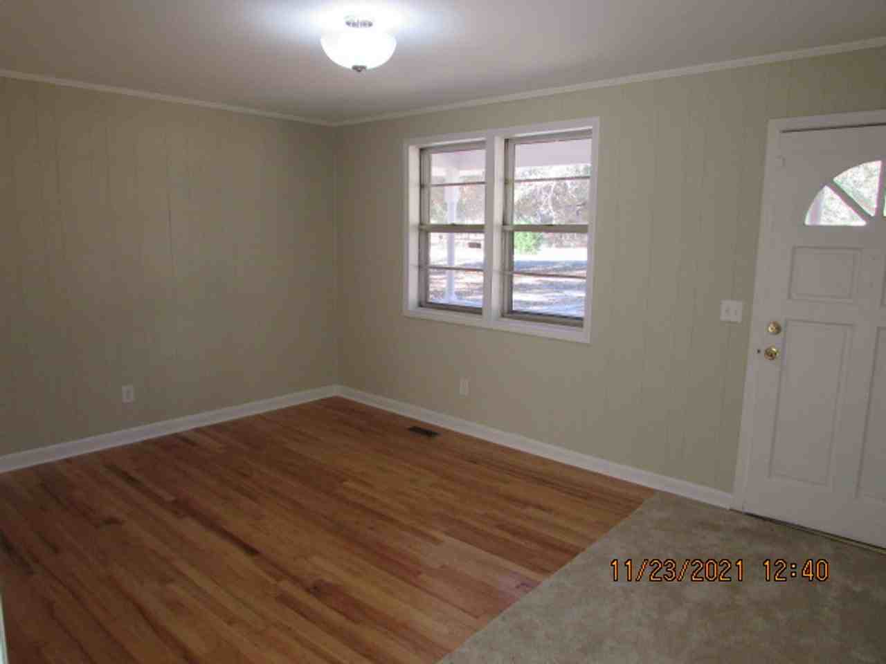 1915 Pinewood Rd - Photo 2 of 11