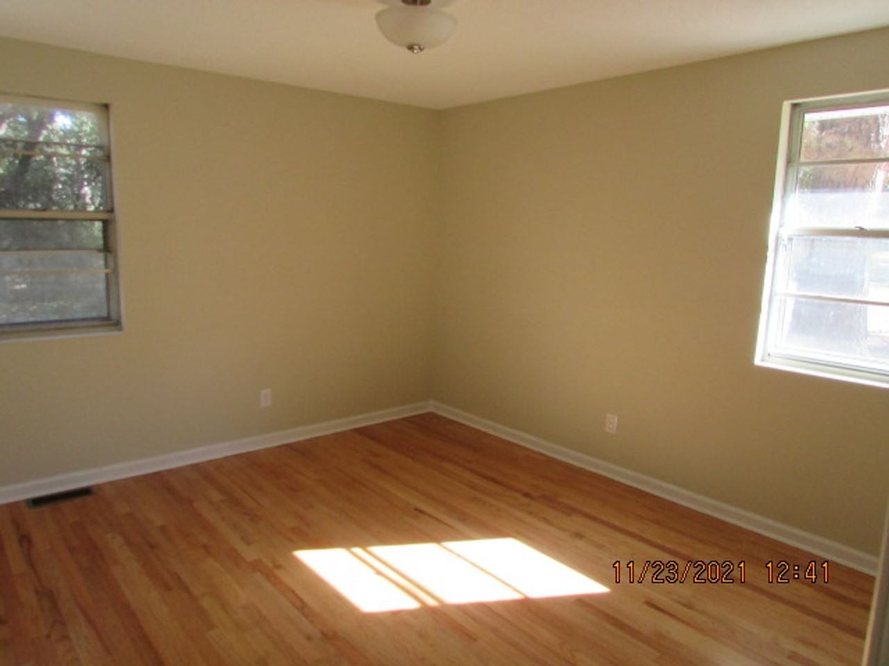 1915 Pinewood Rd - Photo 7 of 11