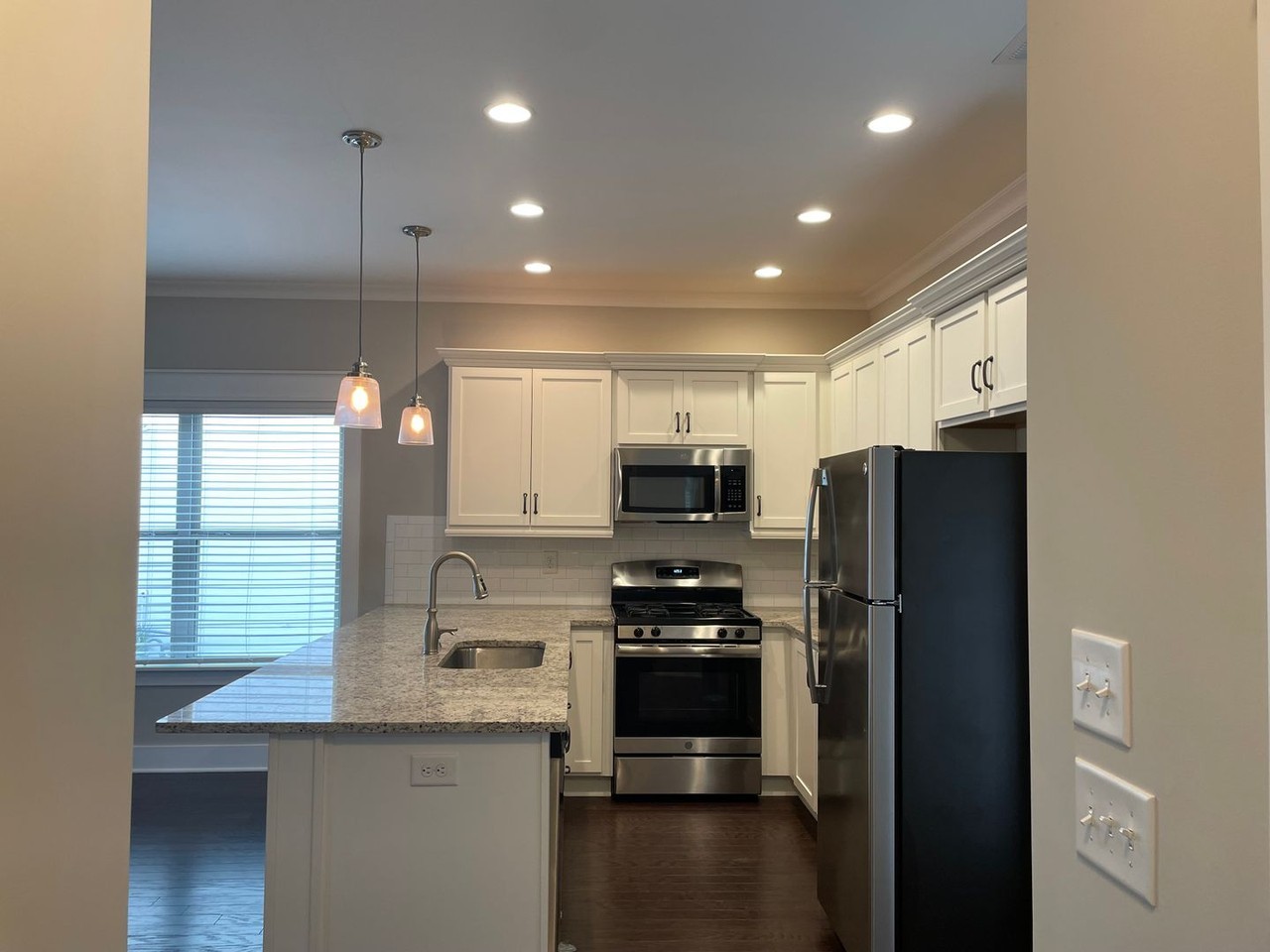 1460 Valley Trce - Photo 5 of 24