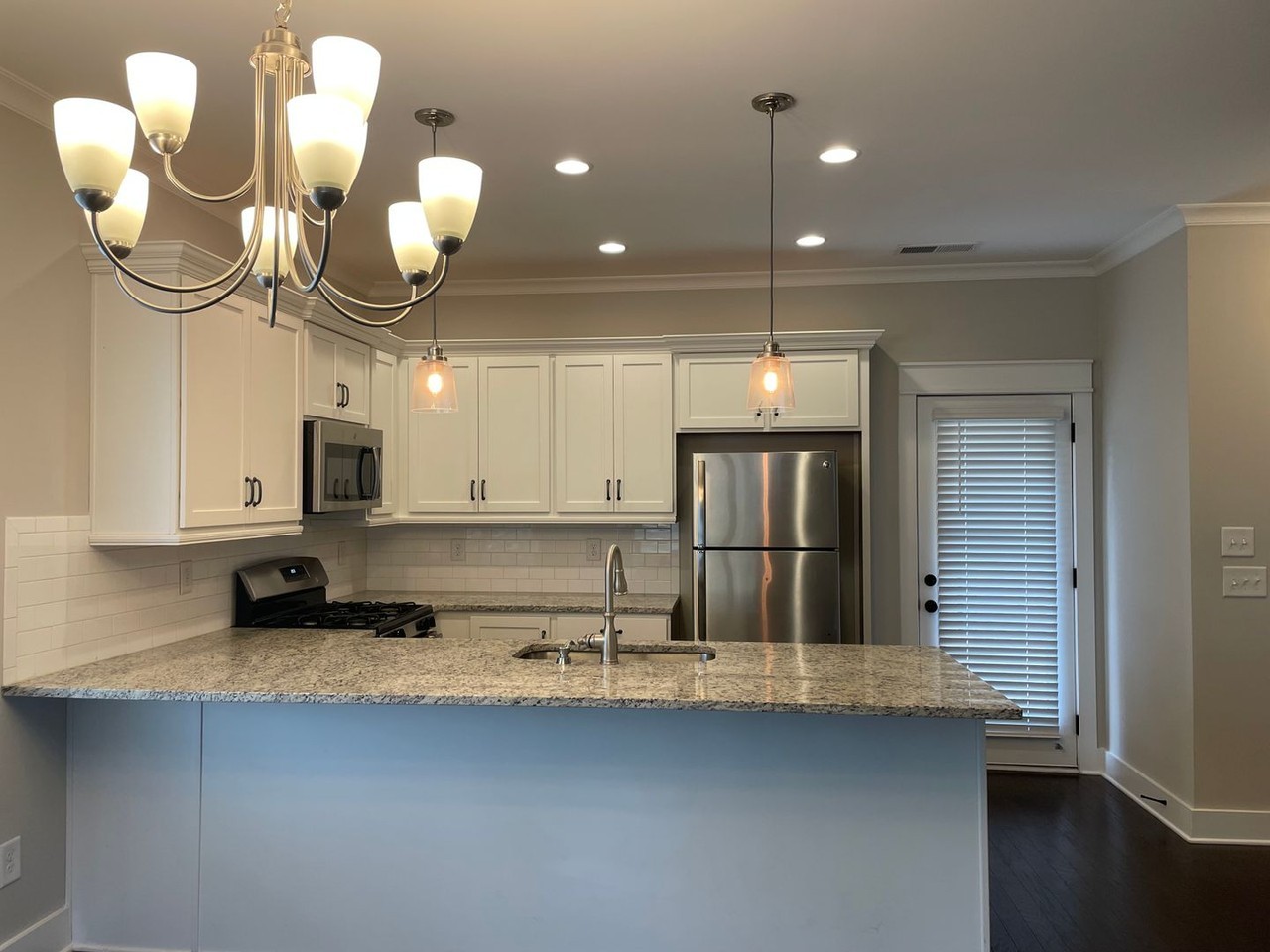 1460 Valley Trce - Photo 6 of 24