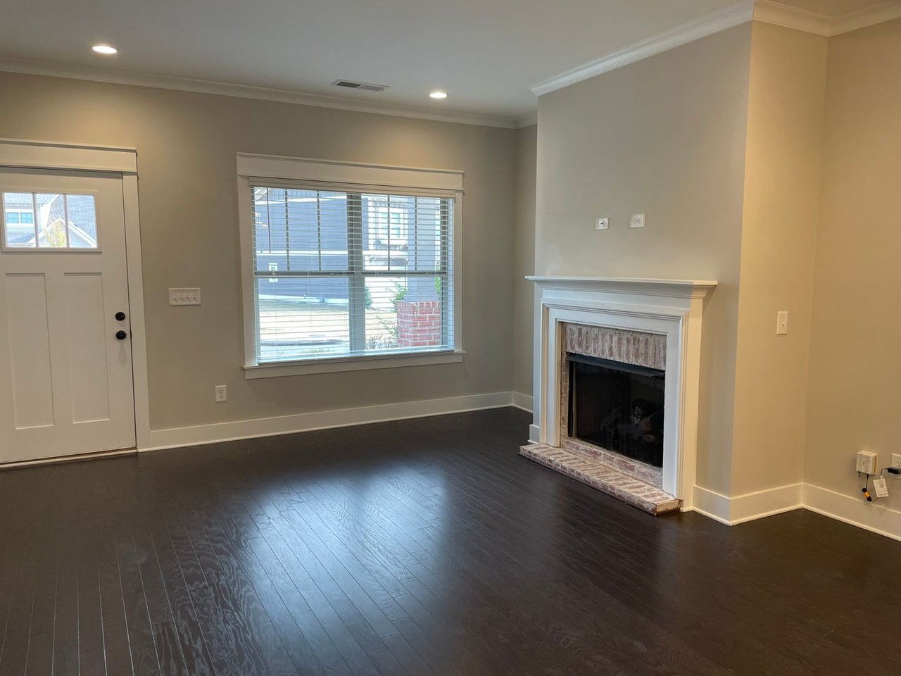 1460 Valley Trce - Photo 4 of 24