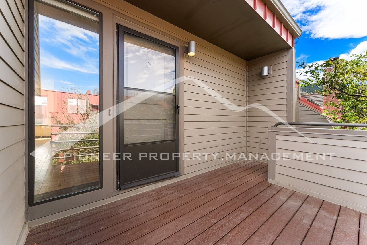 780 Walnut St #D - Photo 3 of 18