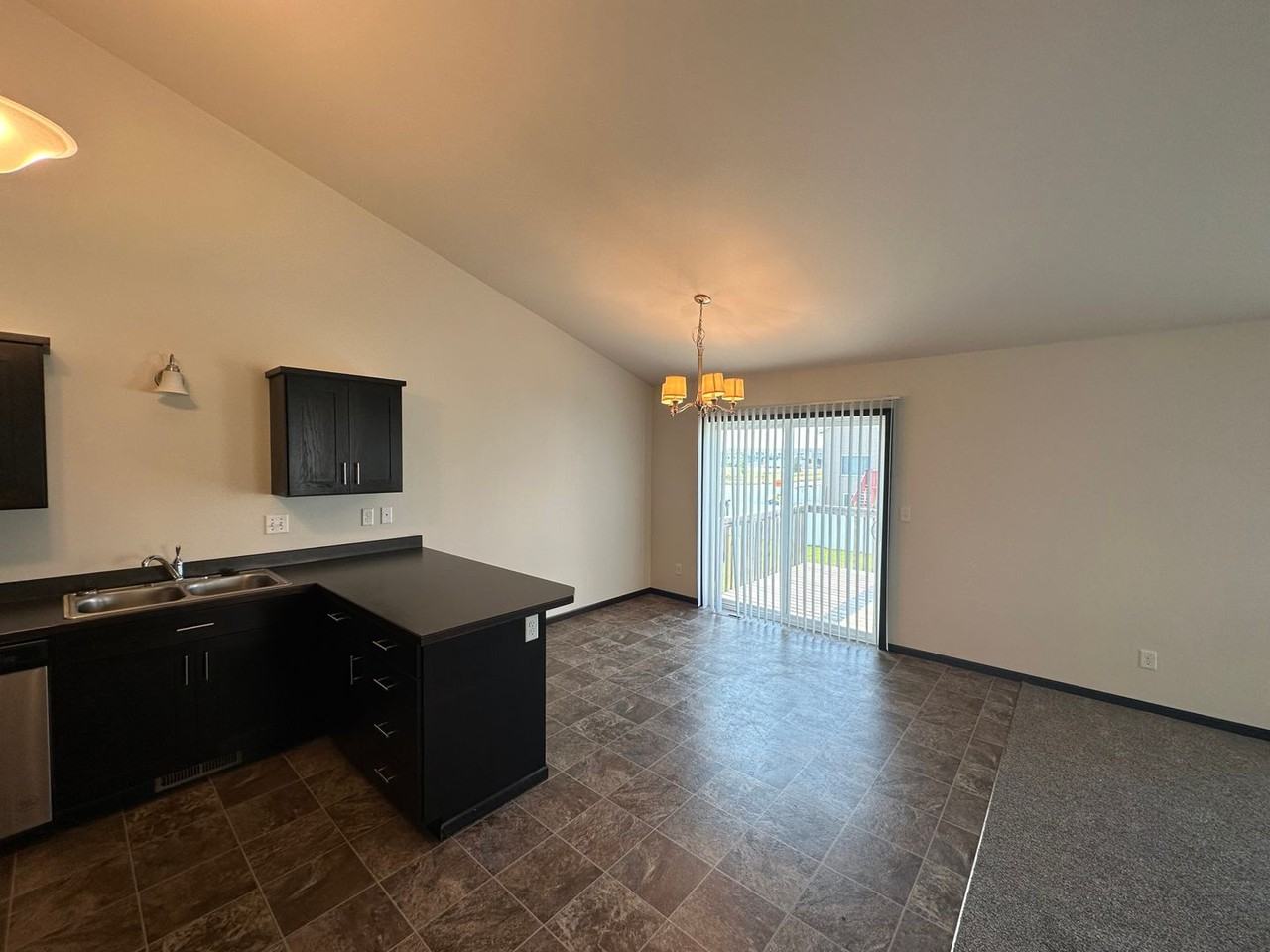 911 30th Ave W - Photo 4 of 16