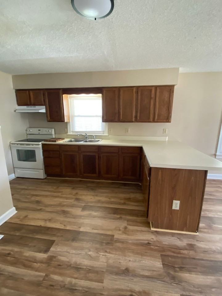 1408 Woodmere Dr - Photo 3 of 21