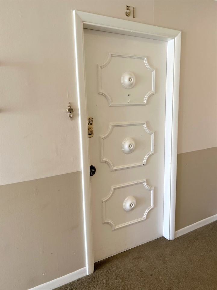 1302 Mercury Blvd - Photo 2 of 25