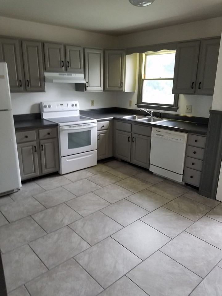 3170 Shellers Bnd - Photo 6 of 10