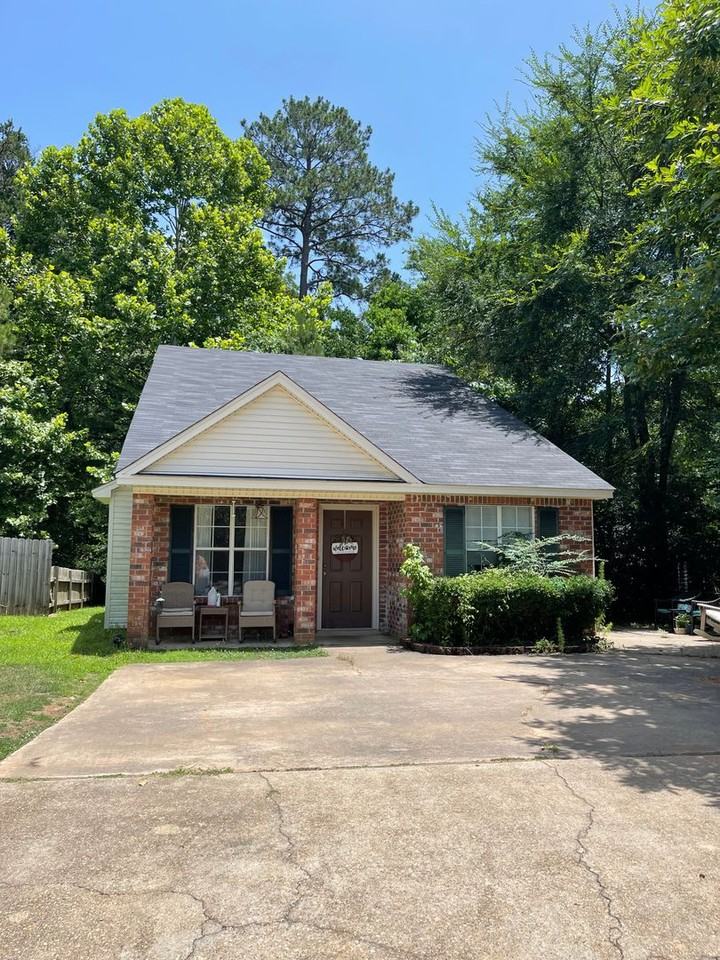 1173 Christpher Ln - Photo 2 of 16