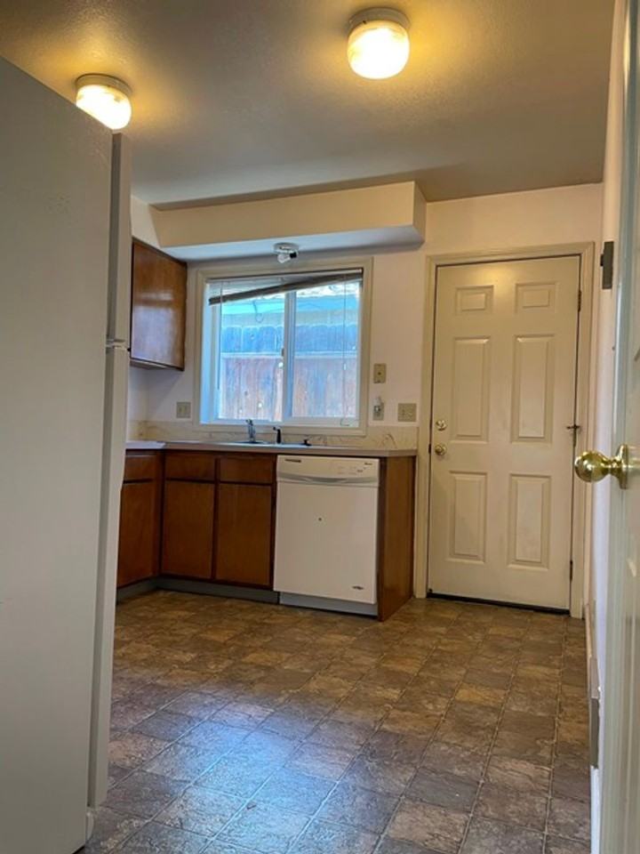1714 Lakeview Ave - Photo 3 of 8