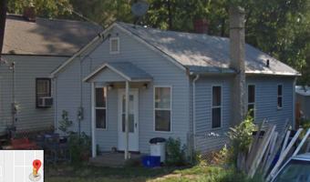 featured image of 3320 Collins St