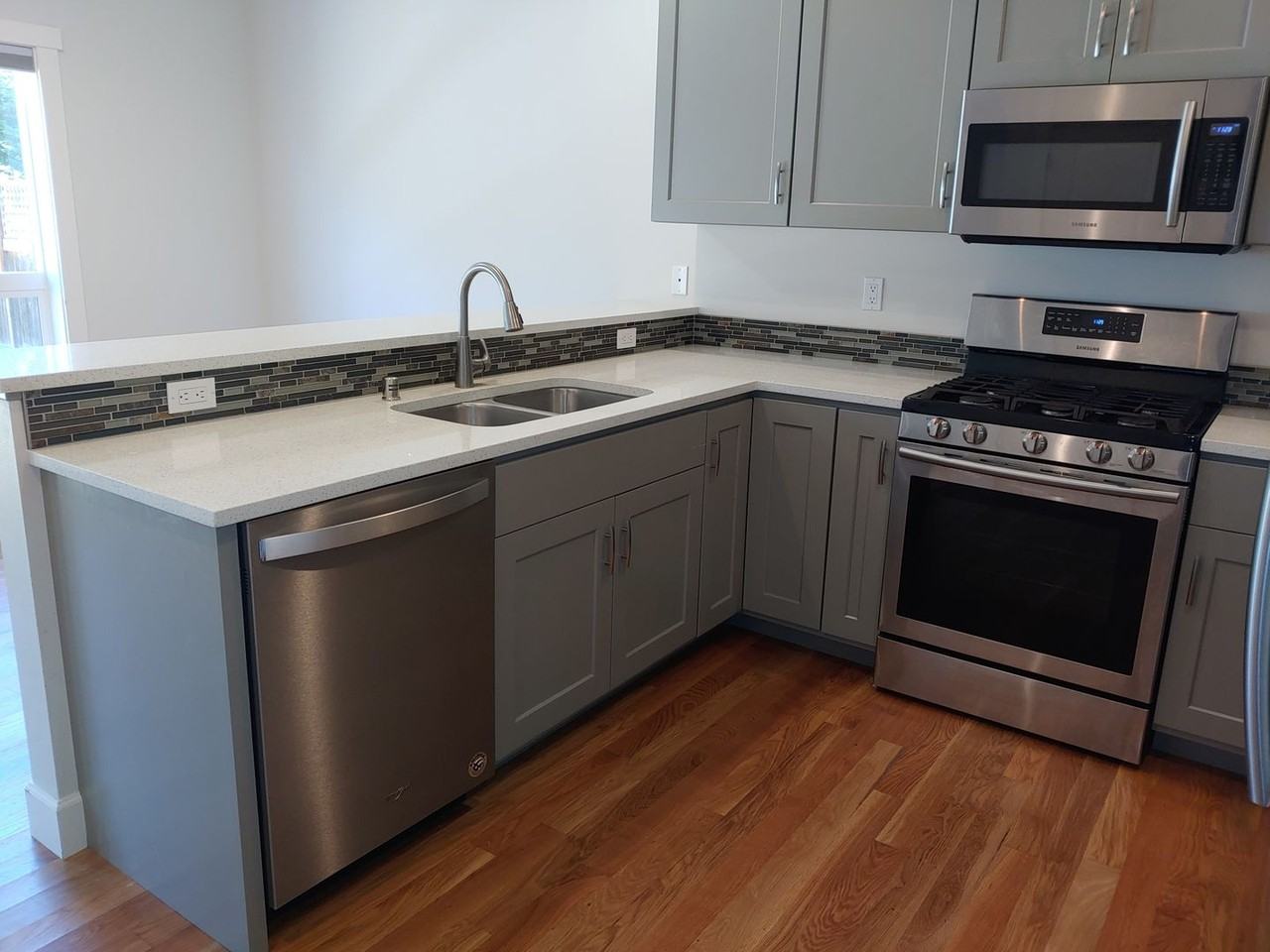 1803 Watkins Rd - Photo 6 of 20
