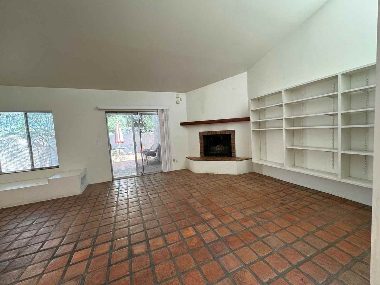 3468 N Richland Dr - Photo 2 of 15