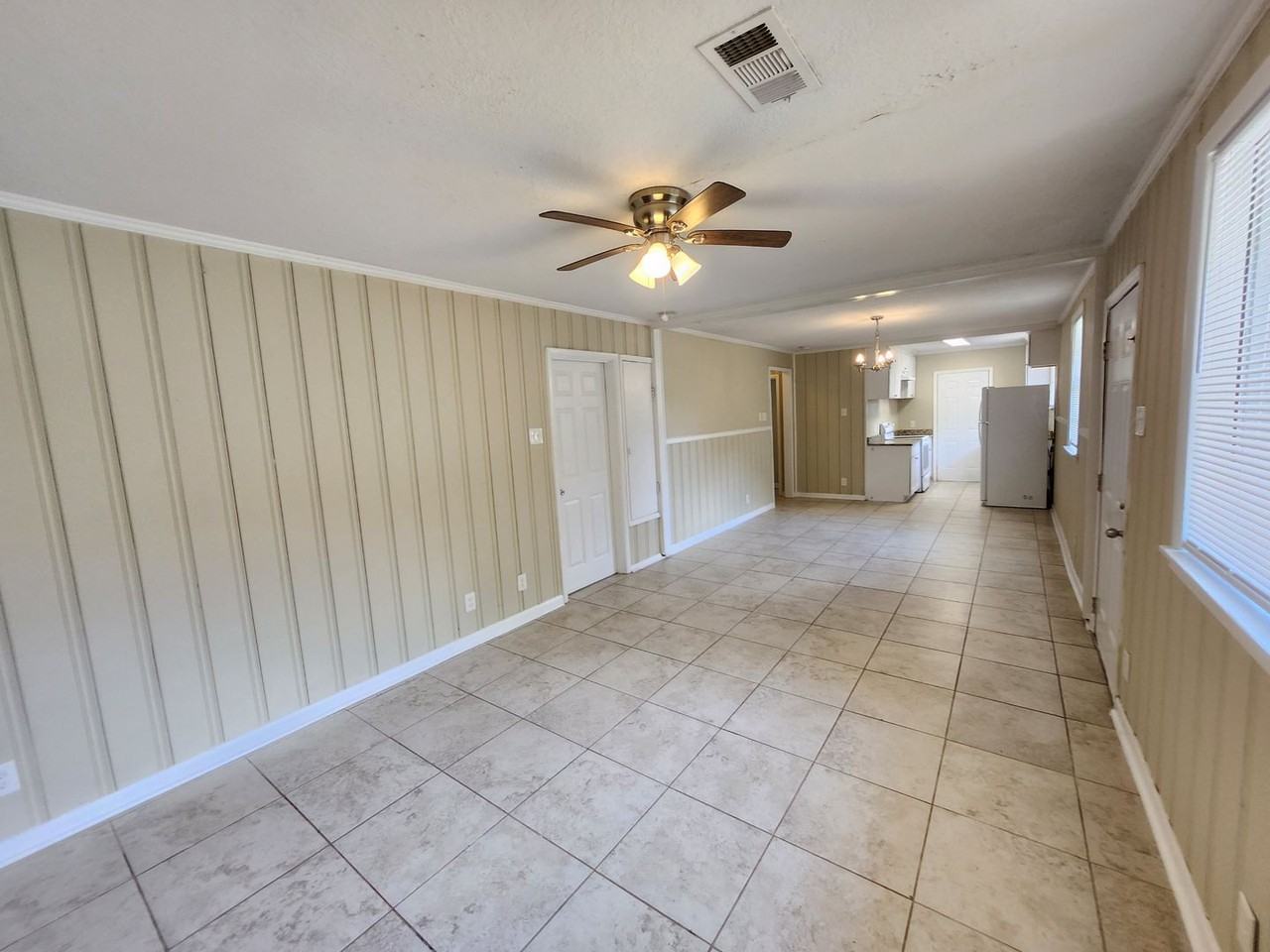 8009 Beaver Cir - Photo 5 of 13