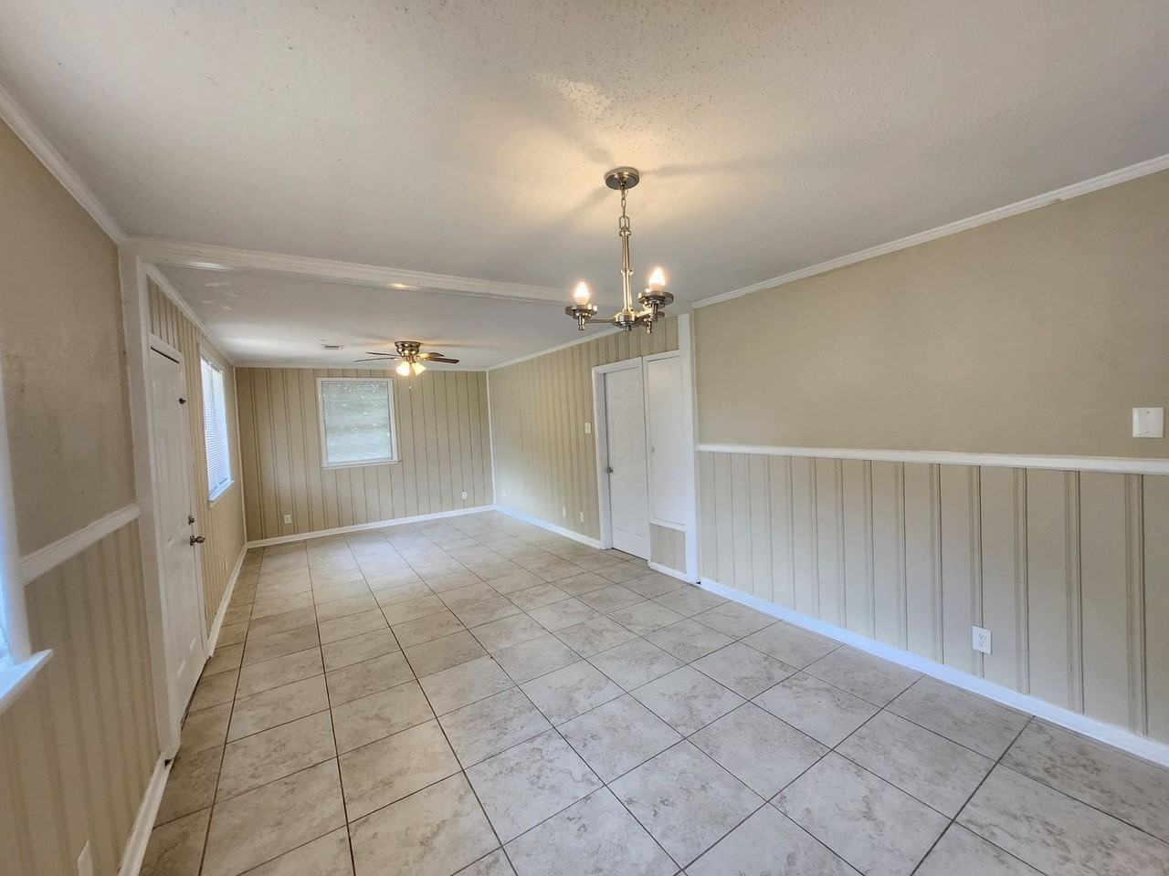 8009 Beaver Cir - Photo 6 of 13