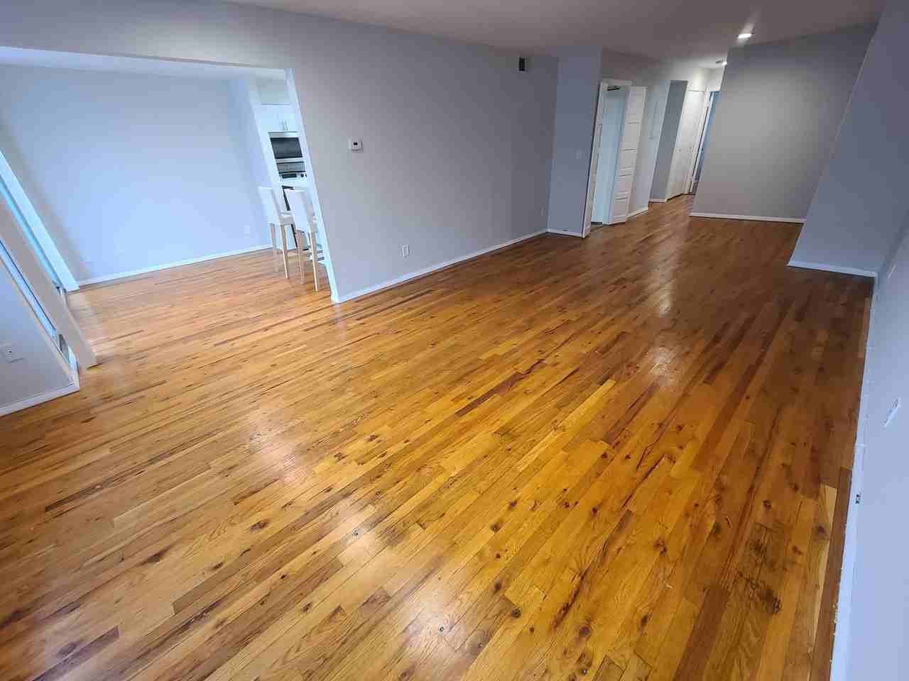 423 Tallwood Dr - Photo 3 of 16
