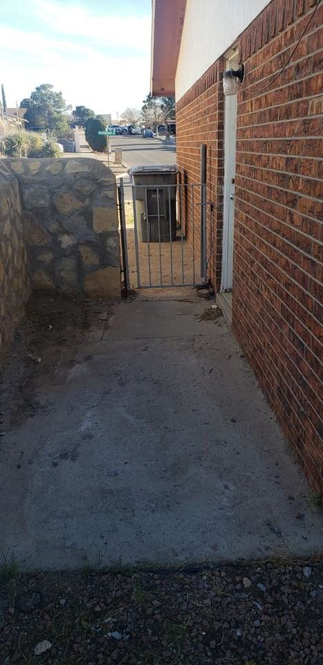 11527 Meadowbrook Dr - Photo 3 of 17