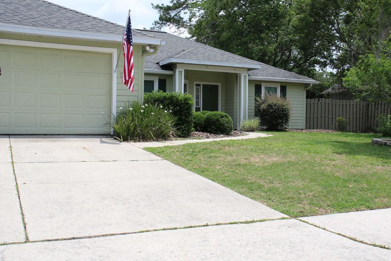 1035 Nw 89th Dr - Photo 2 of 40