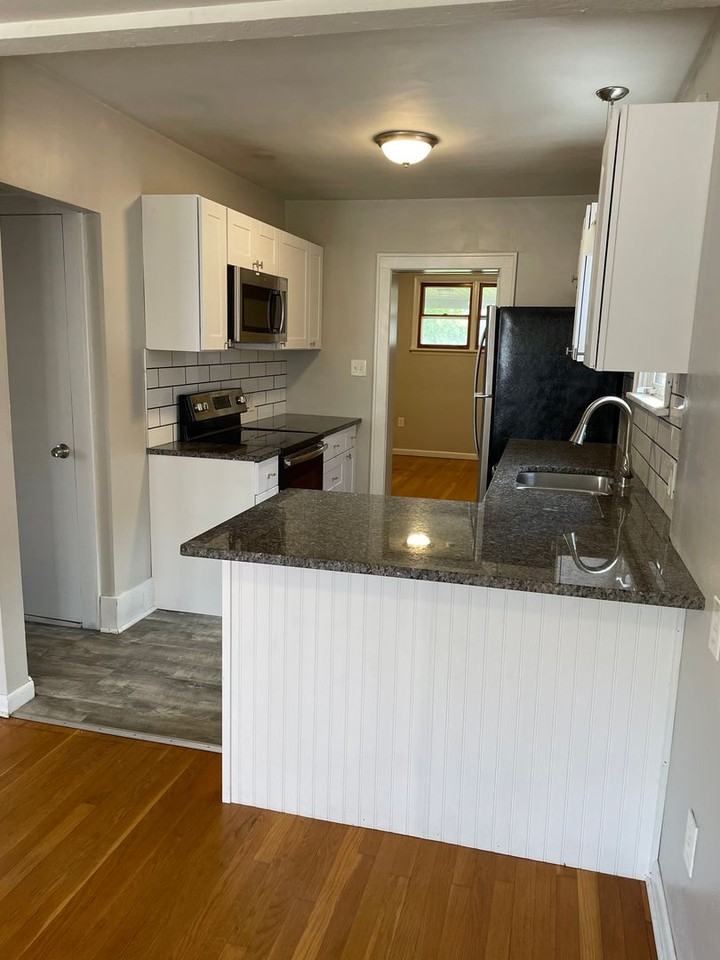 149 Beram Ave - Photo 4 of 18