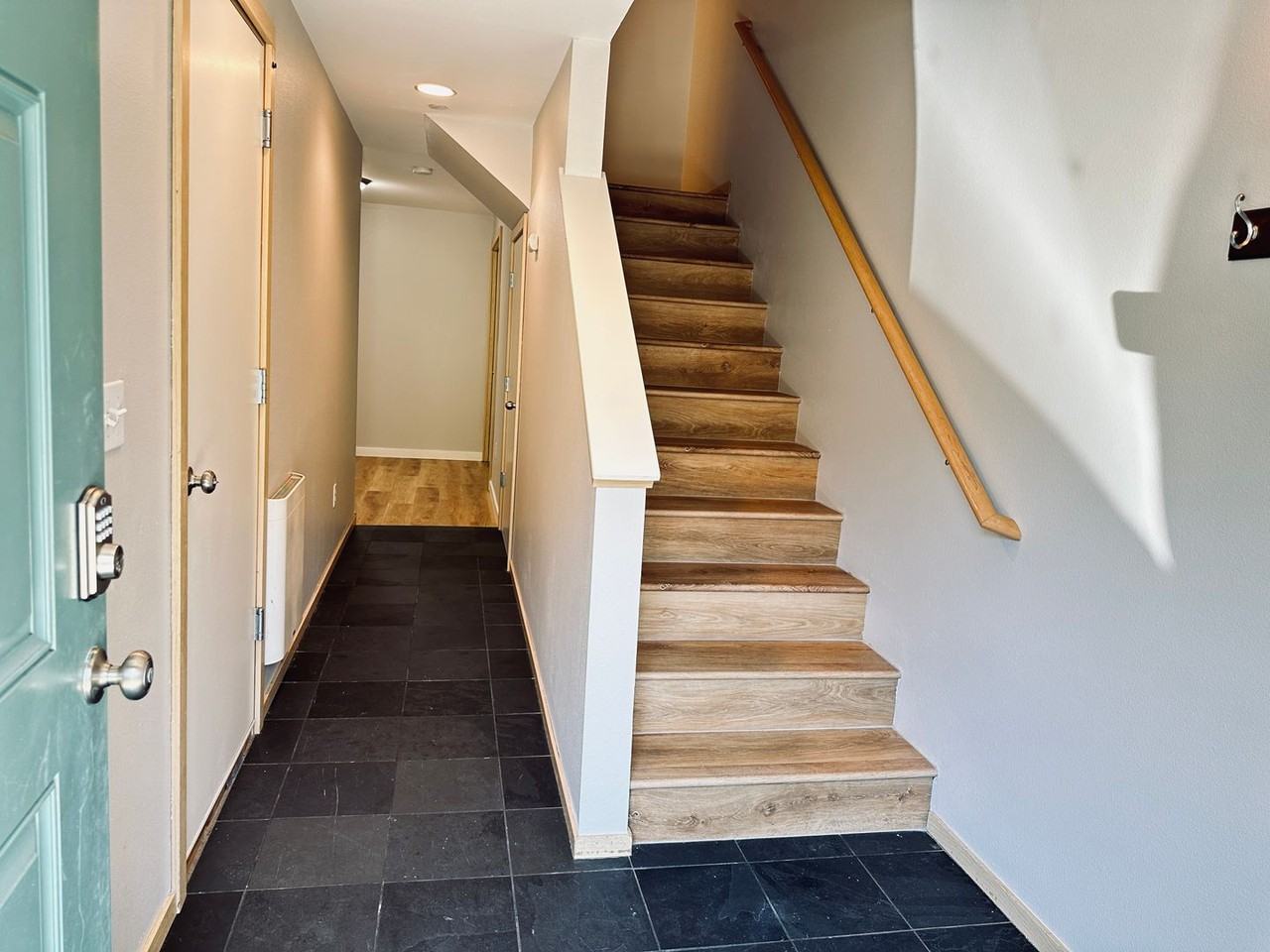 19065 14th Ct Ne - Photo 2 of 21
